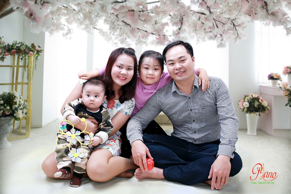 Chụp ảnh gia đình giá rẻ tại Ảnh viện áo cưới Piano