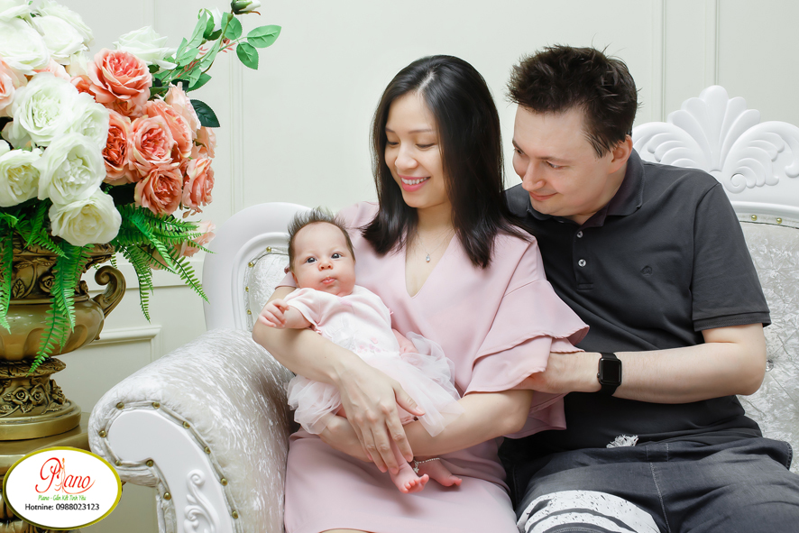 Chụp ảnh gia đình ở Hà Nội cùng Piano